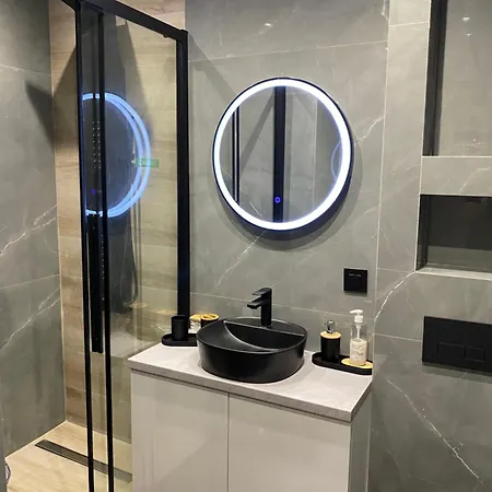 Crystal Grey Elite Apartment *